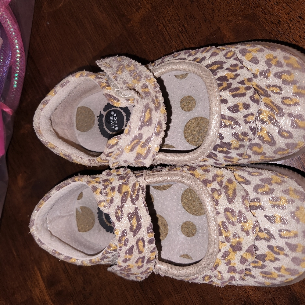Livie and Luca size8